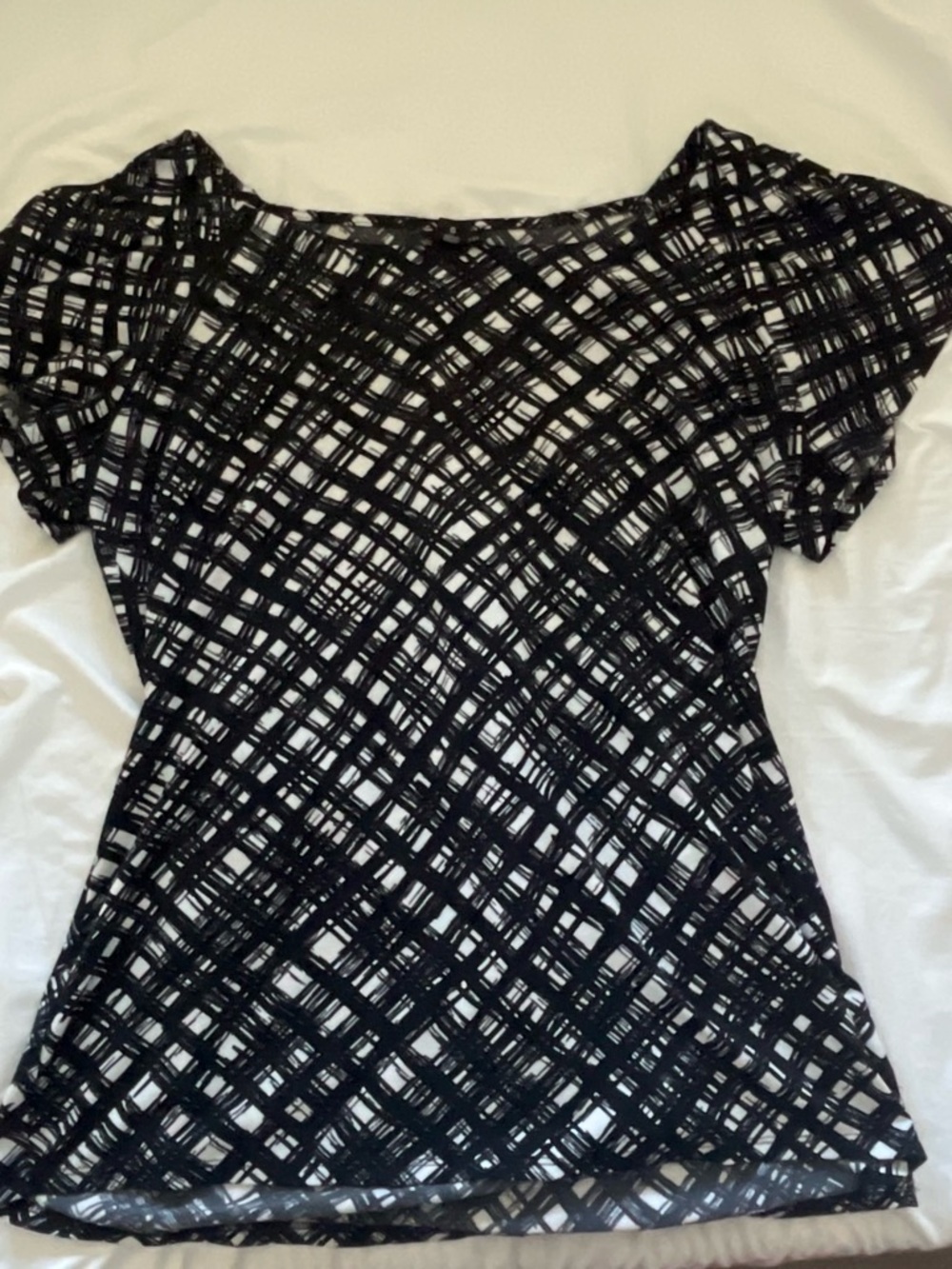 East 5th Black and White Crosshatch Short Sleeve Top
